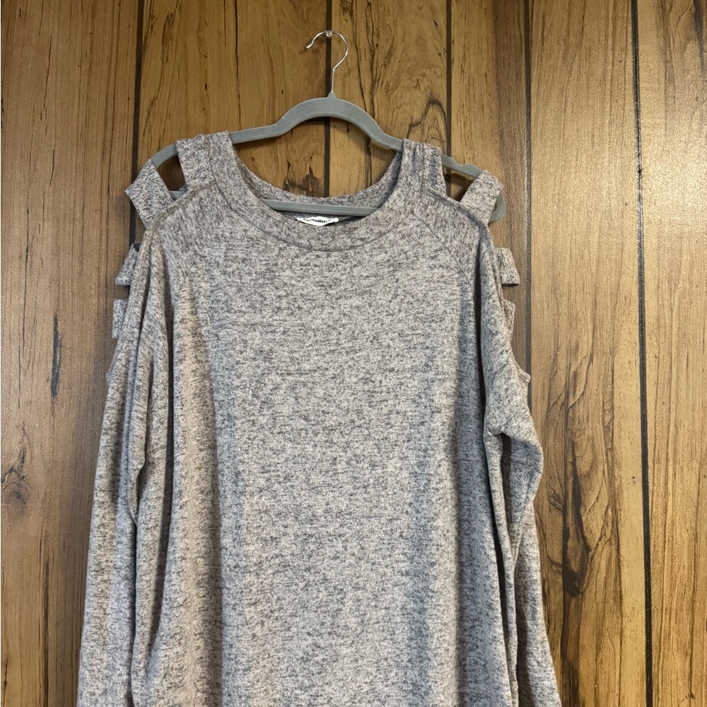 Eesome Heather Gray Knit Top